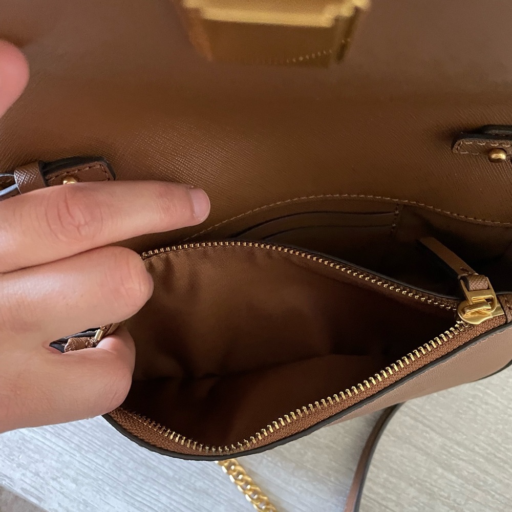 New , Authentic Tory Burch Emerson top handle Crossbody - Picture 7 of 13